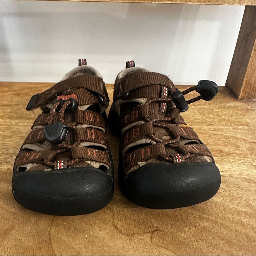 KEEN Unisex Newport H2 Closed Toe Water Sandals Little Kids size 8 brown hiking - Picture 4 of 11